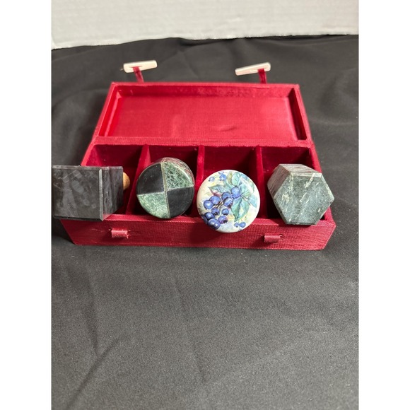 Vintage Wine Bottle Stoppers in Red Silk Lined Presentation Box Set - Picture 3 of 3